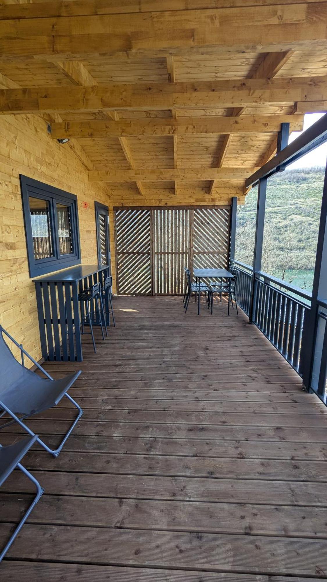Cabanes Et Lodges Du Belvedere Serrieres-sur-Ain Exterior photo